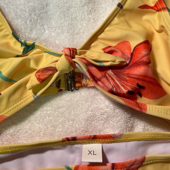 BEACHSISSI XL FLOWERED BATHING SUIT NWT - Picture 5 of 13